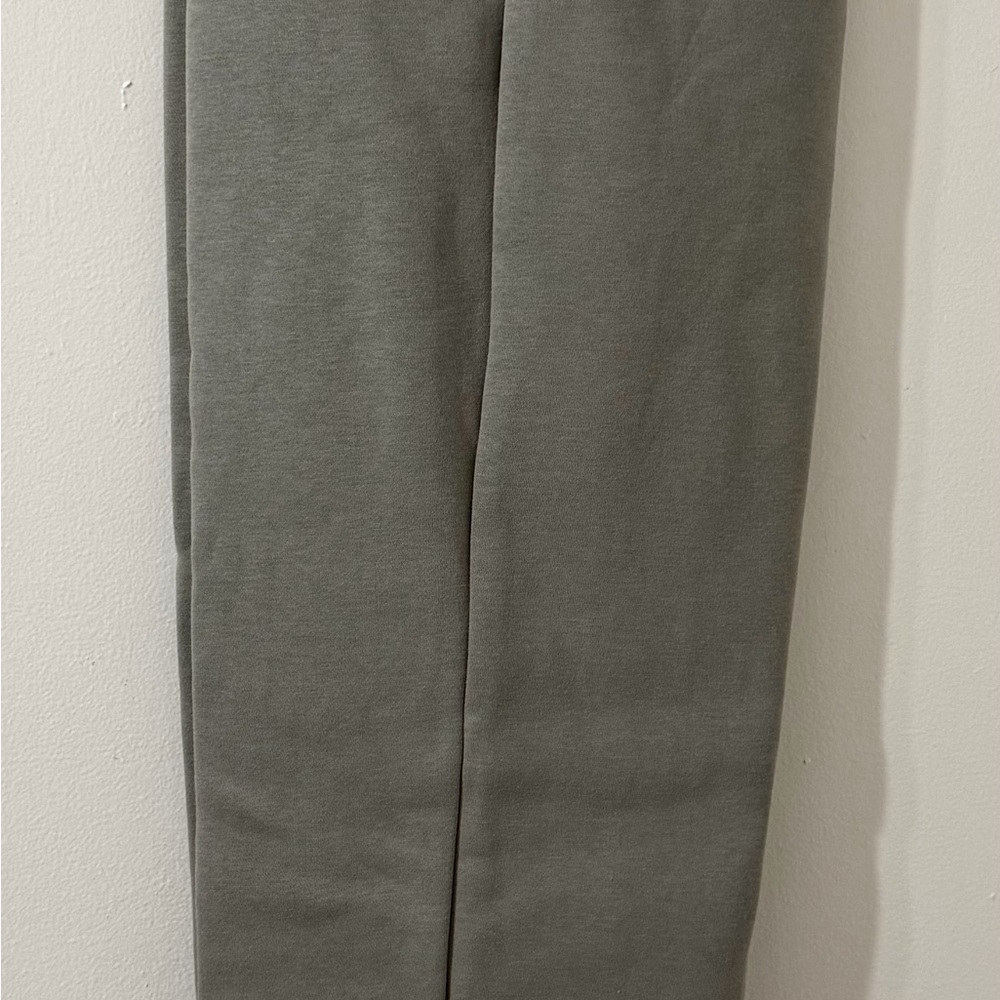 Nike Women's Gray High-Rise Joggers - Picture 4 of 4